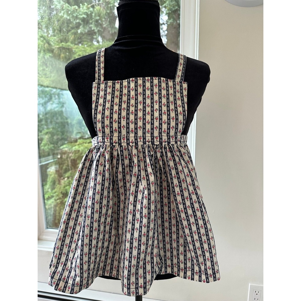 Girls pinafore apron